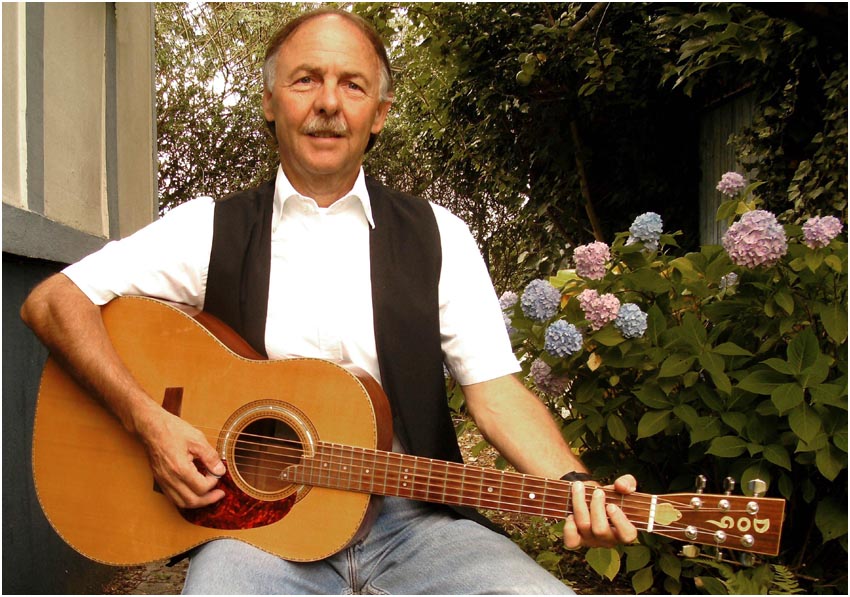 Deep Ocean Guitar von Otta Dvorak