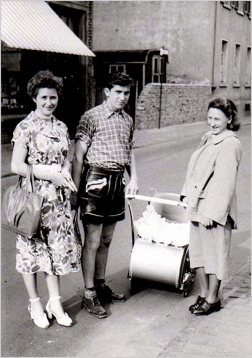 Im Kinderwagen 1953