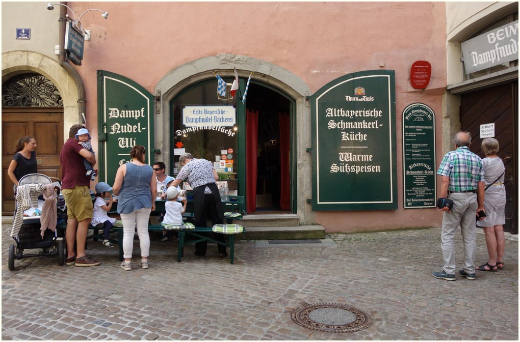 Beim  Dampfnudel Uli